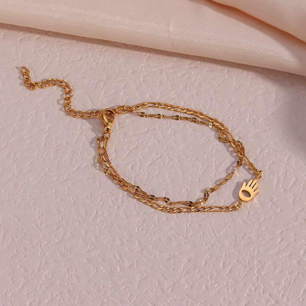 Pulsera Minimalista de Acero Inoxidable con Colgante de Labios Geométricos, Doble Capa y Mano de la Suerte con Acabado Chapado