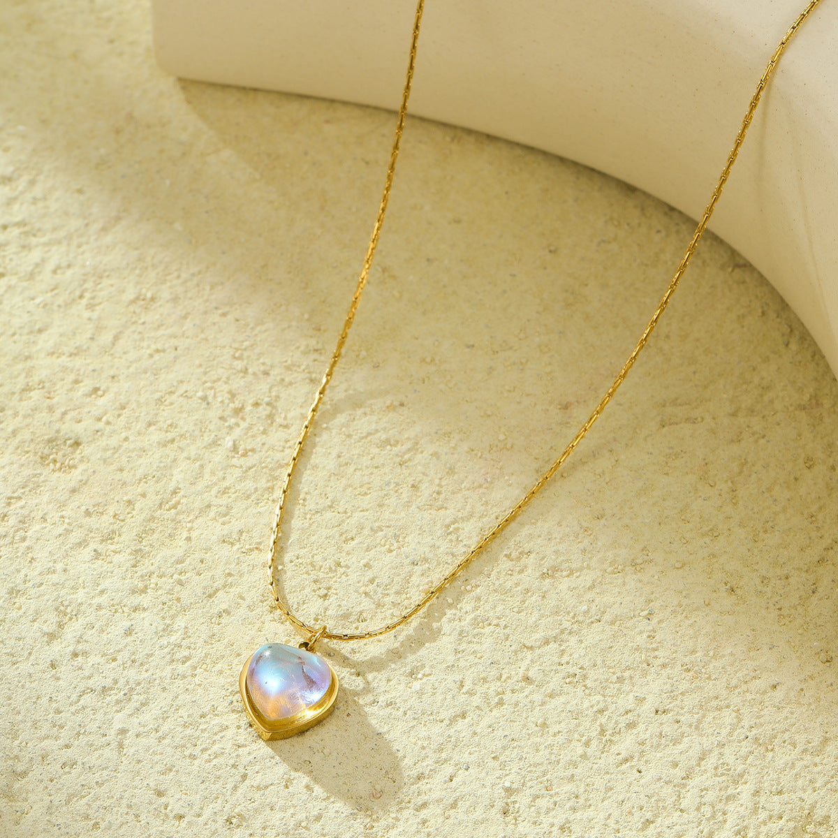 Minimalist Fashion-Forward Heart-Shaped Stainless Steel Necklace with 18K Gold Plating for Women