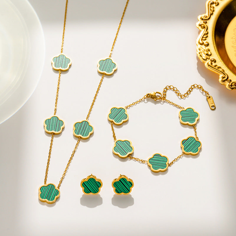 Luxury Minimalist Floral Five-Petal Pendant Necklace Set with Titanium Steel Chain and Mother-of-Pearl Inlay for Women