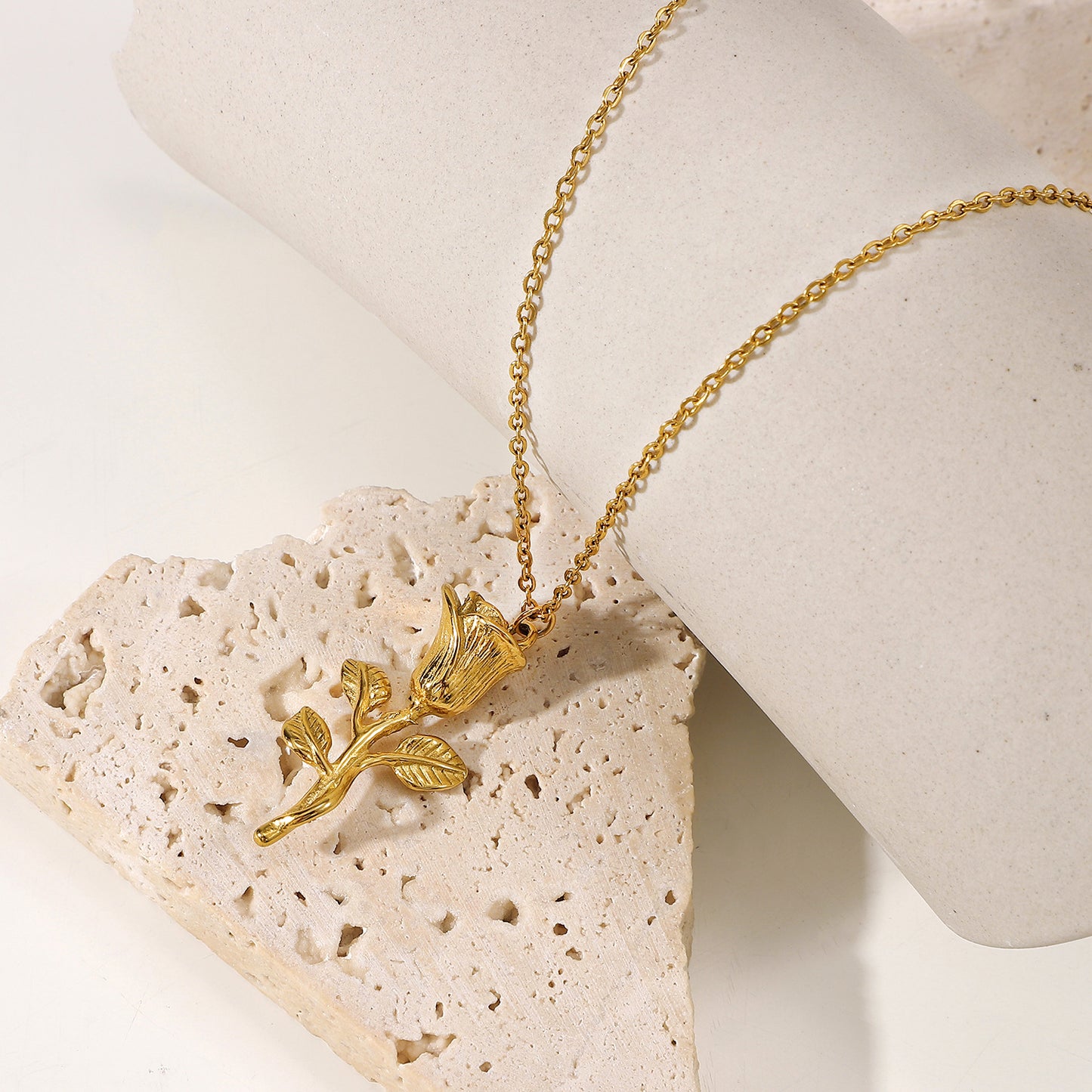 INS Style 18K Gold Plated Stainless Steel Geometric Rose Pendant Necklace for Women Fashion Jewelry Gift