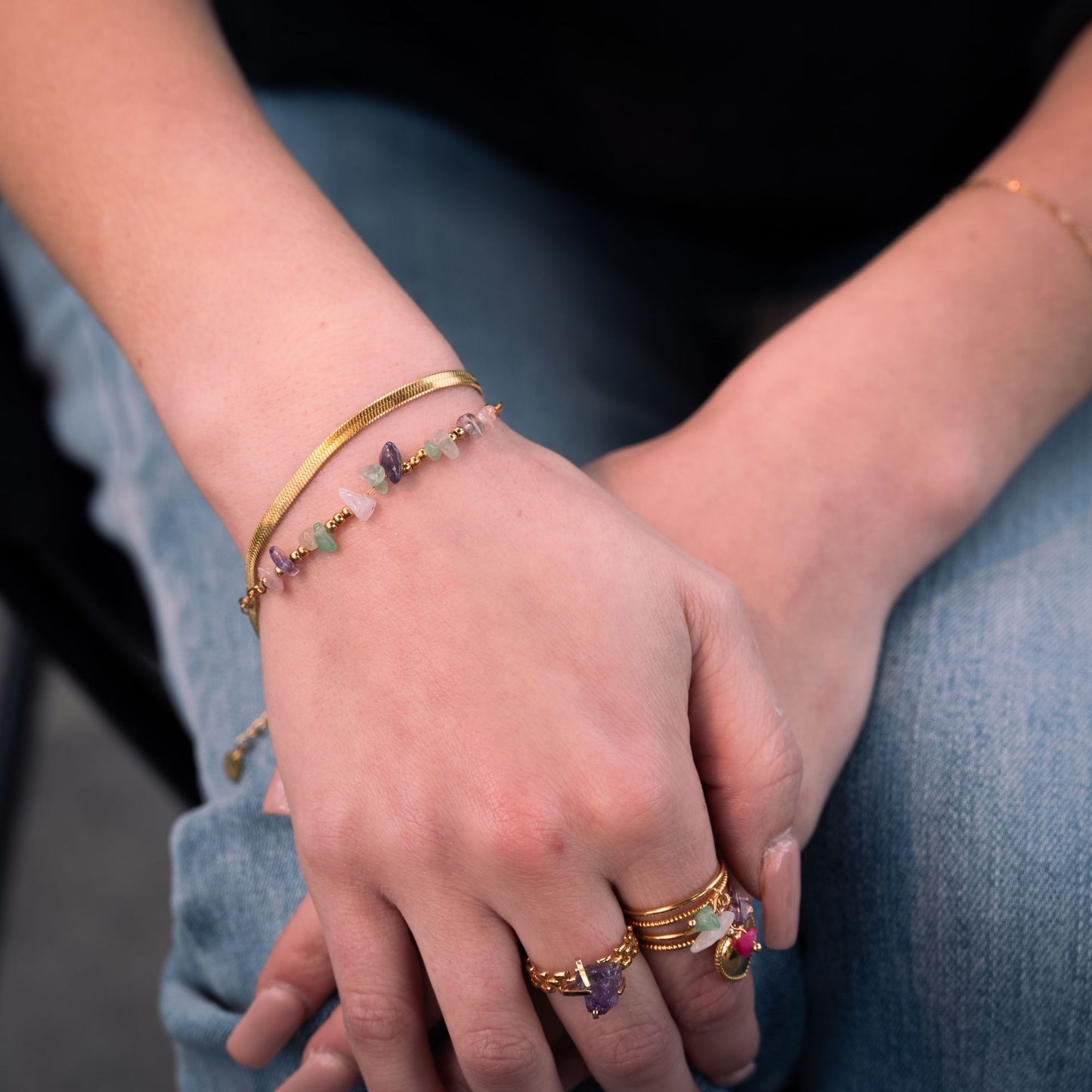 Bracciale da donna alla moda in acciaio inossidabile con geometria, placcatura in oro 18 carati e perline di pietra naturale