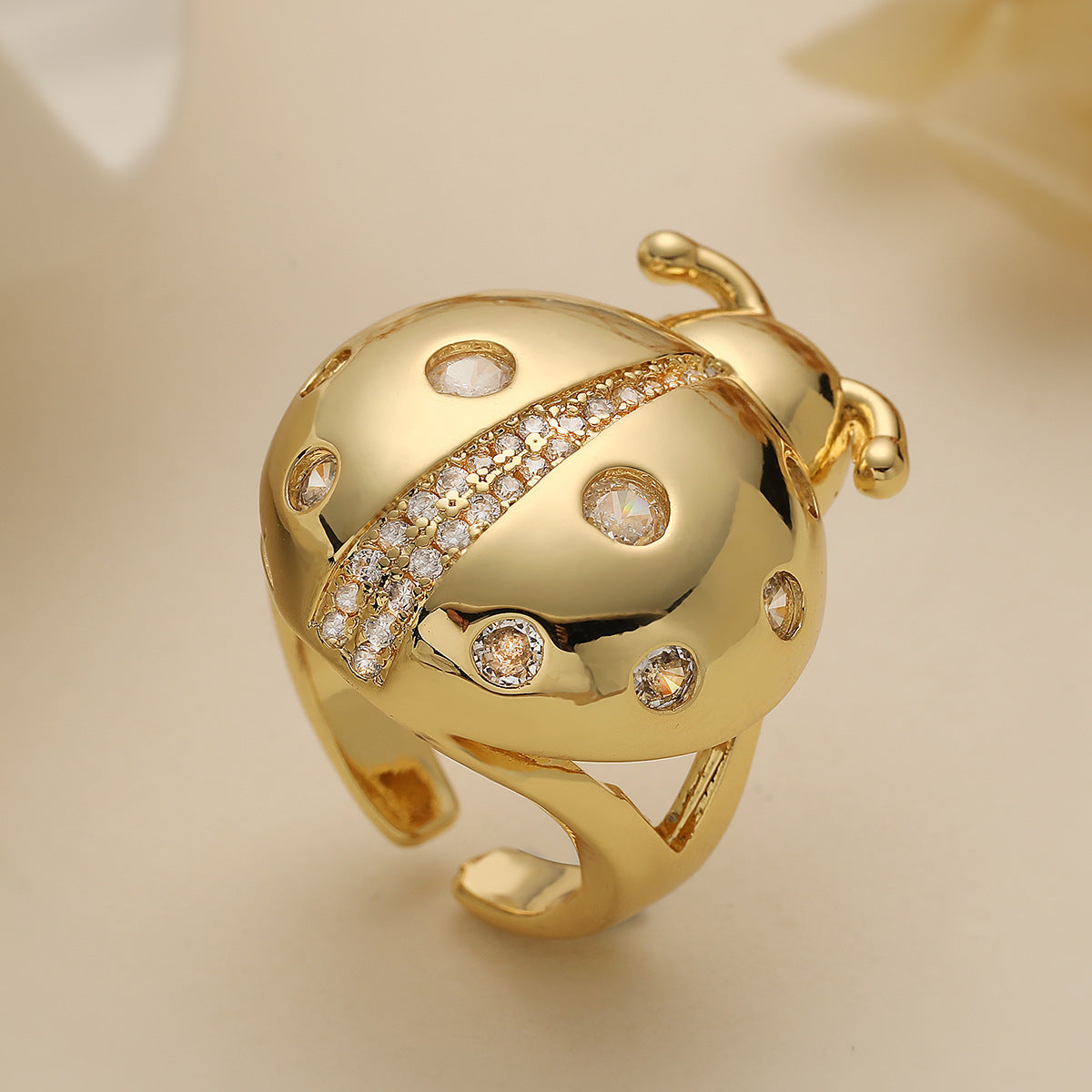 Anello geometrico minimalista in rame placcato oro 18K con zirconi micro-incastonati per donna