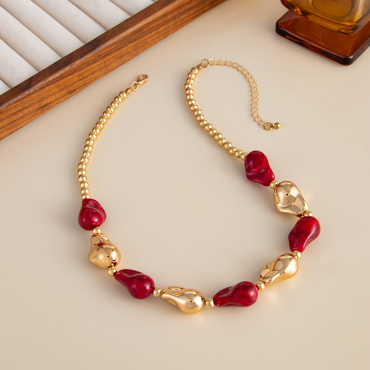 Sweet Vintage Geometric Oval Resin Necklace for Women