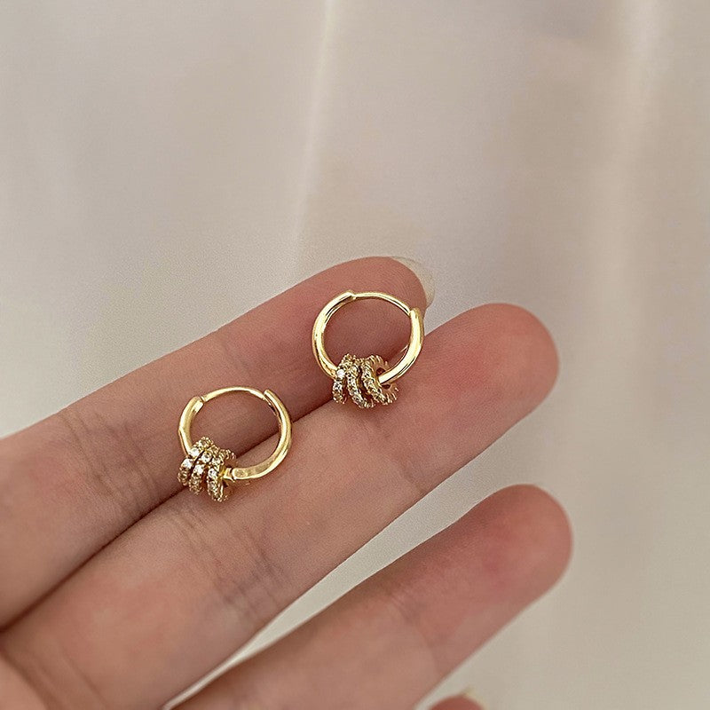 Orecchini a perno geometrici minimalisti in metallo con finitura placcata da donna, gioielli per l'orecchio lussuosi, alla moda e versatili per tutti i giorni