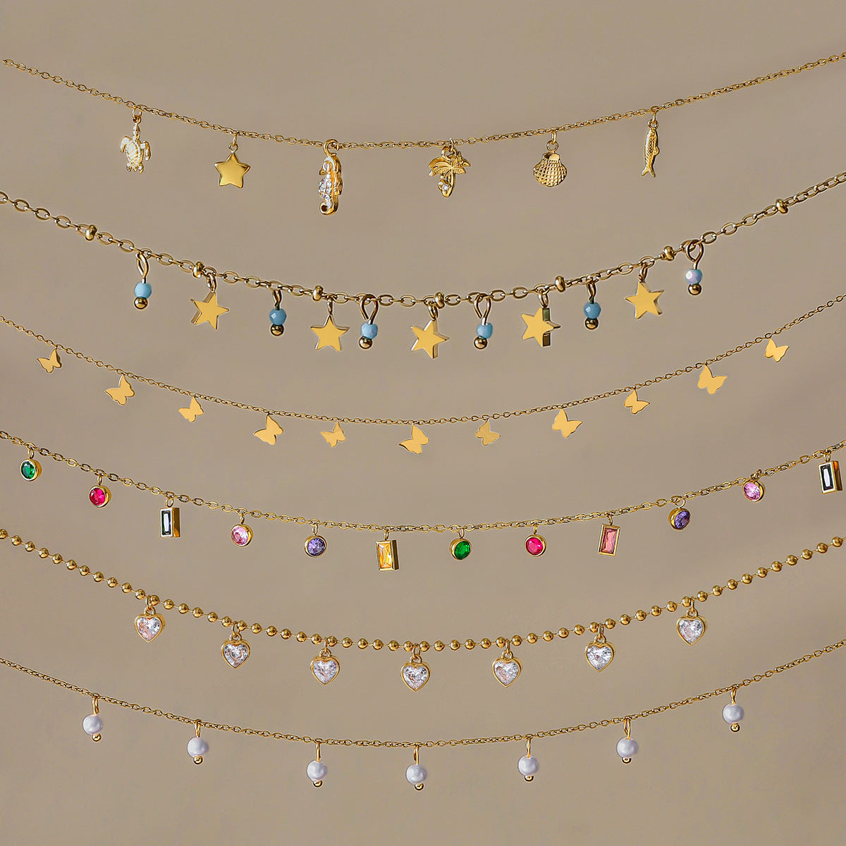 Collana con Ciondolo a Farfalla Geometrica da Donna in Acciaio al Titanio con Intarsio di Strass e Finitura Galvanizzata, Collana Ipohallergenica in Acciaio Inossidabile