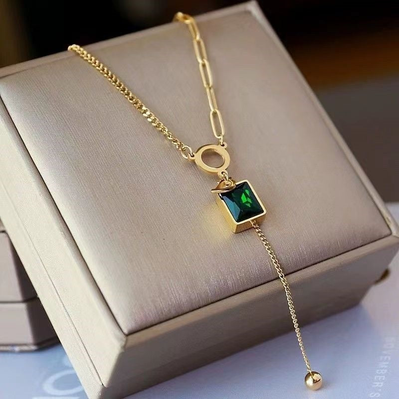 Vintage Emerald Green Asymmetrical Animal-Shaped Titanium Steel Pendant Necklace for Women and Men Adjustable Clavicle Chain with Plated Finish