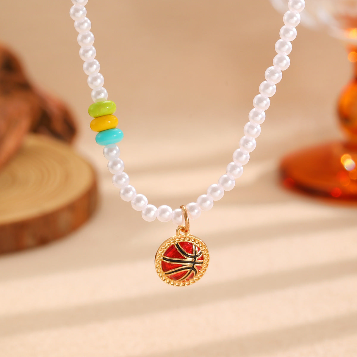 Set di Collana, Bracciale e Orecchini con Pendente a Sfera in Lega di Zinco Placcata Sportiva e Perle per Donna