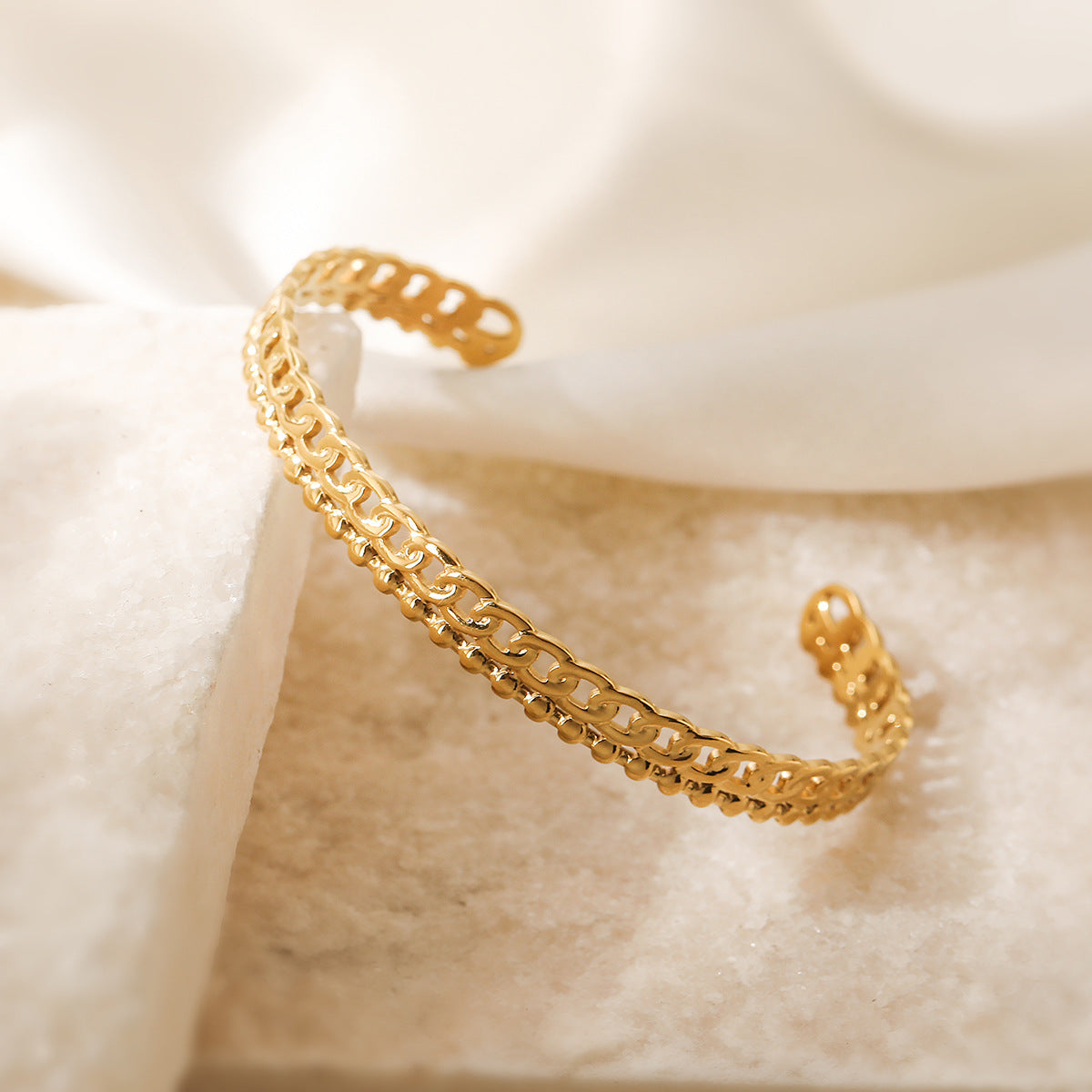 Minimalist Fashion C-Shaped Stainless Steel Bracelet for Women with 18K Gold Plating