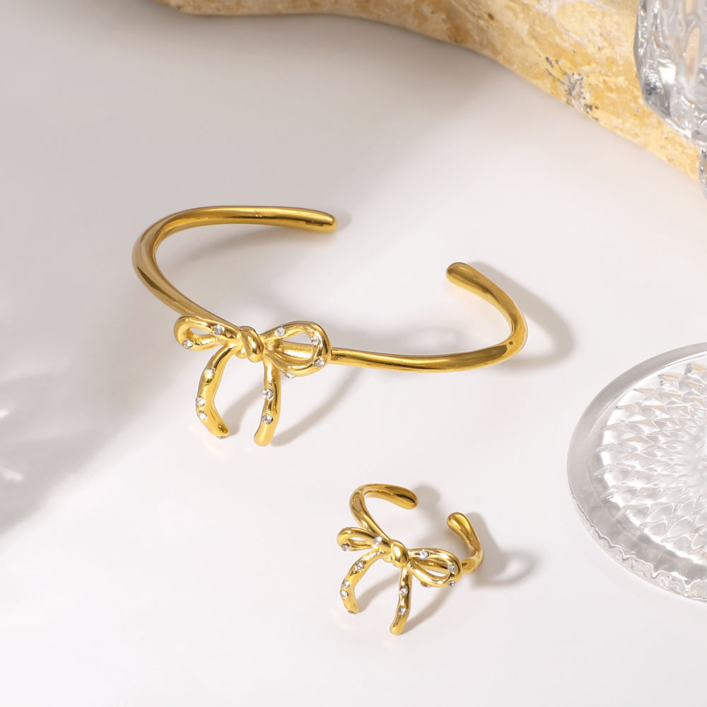 Set di bracciale e anello in acciaio inossidabile placcato a forma di fiocco a farfalla minimalista da donna