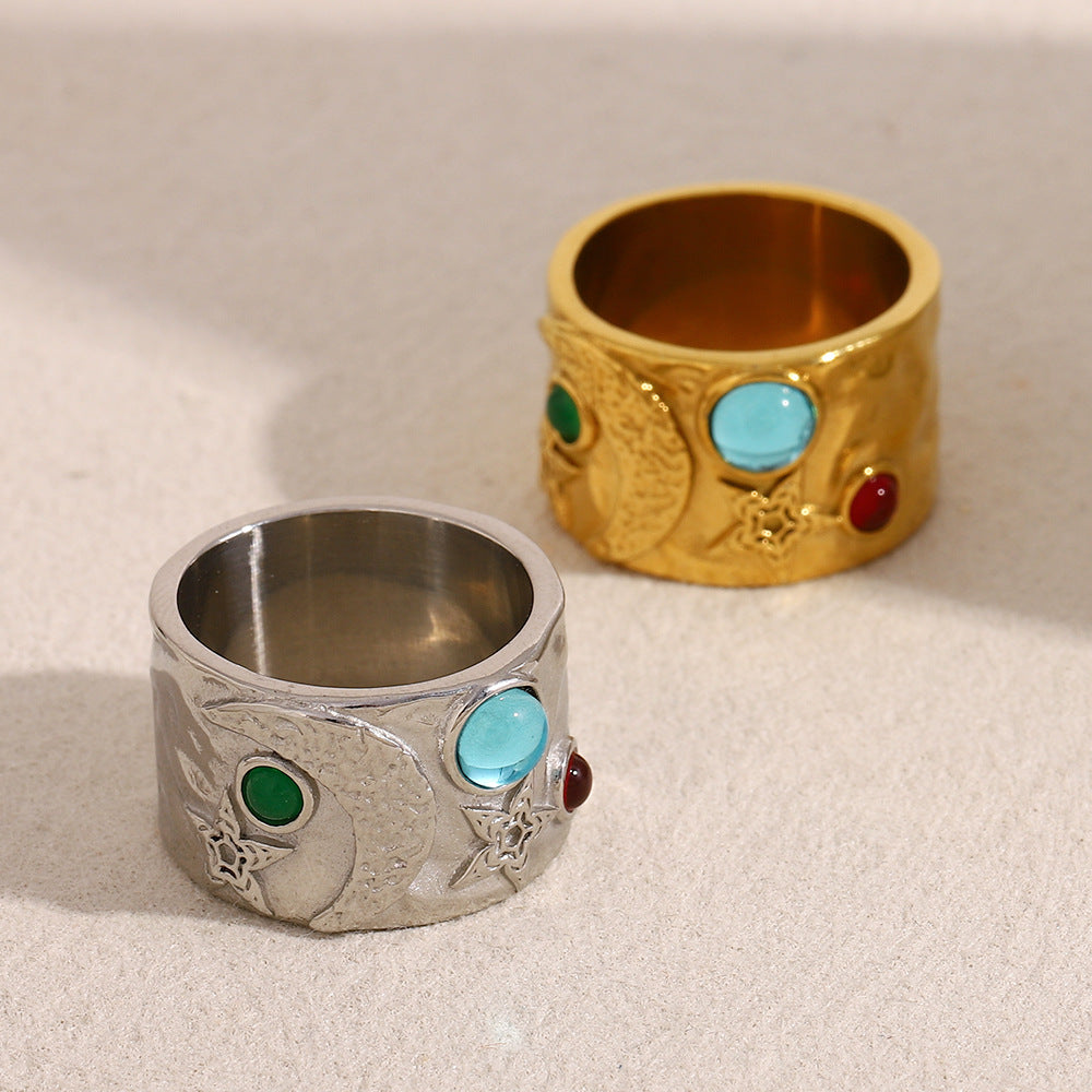 Anello da donna minimalista geometrico in acciaio inossidabile placcato oro 18 carati con dettaglio gemma in rilievo