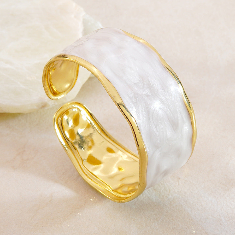 Elegante Pulsera Abierta de Lujo Floral con Esmalte de Aceite de Acero Inoxidable y Titanio con Cereza