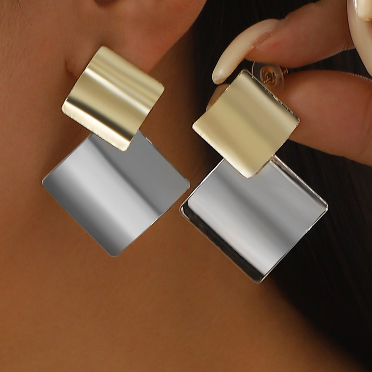 Orecchini a perno geometrici minimalisti da donna in ferro con finitura galvanica, gioielli di moda eleganti in stile Hong Kong