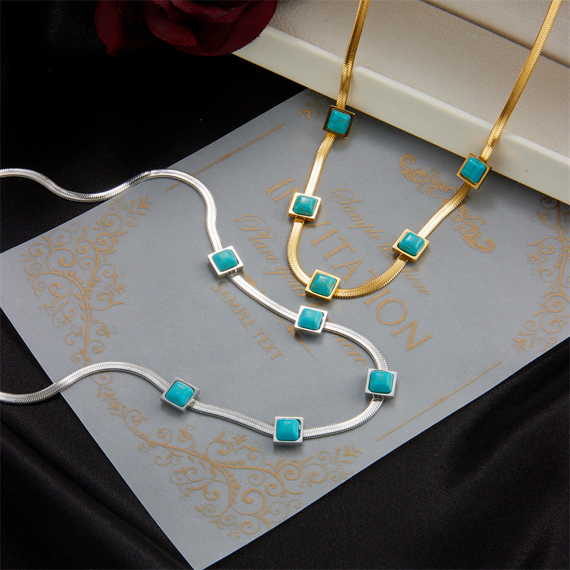 Collana a Catena Serpente con Pendente Quadrato Turchese Geometrico Minimalista alla Moda in Acciaio al Titanio con Placcatura Oro e Argento