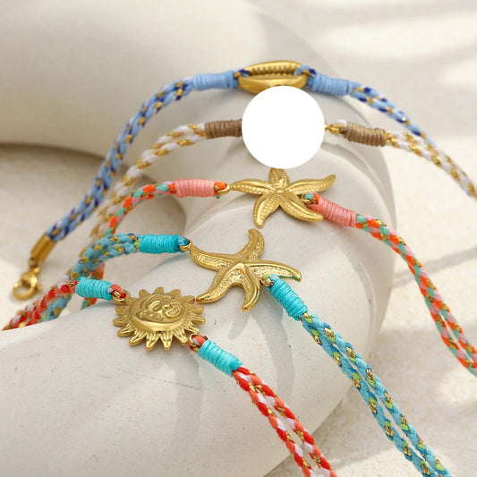 Bracciale Minimalista con Ciondolo a Stella Marina e Sole in Acciaio Inossidabile Placcato Oro 18K con Cordino Intrecciato