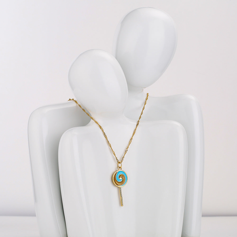 Collana con ciondolo geometrico grazioso per donna con base in rame, placcatura in oro 18 carati e finitura in smalto