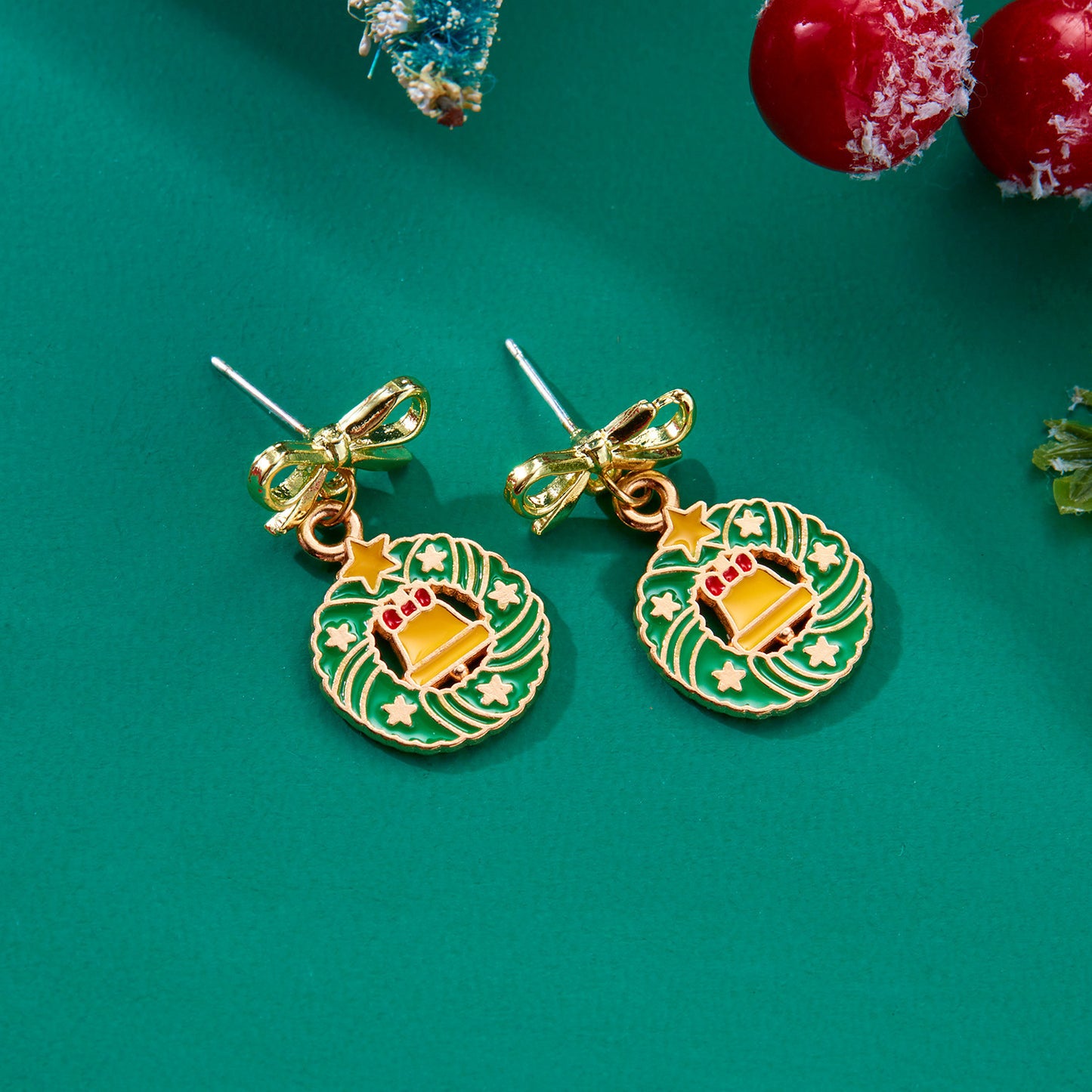 Pendientes de Navidad de aleación a la moda con forma de lazo y acabado chapado para mujer, con motivos navideños de copos de nieve, renos y Papá Noel.