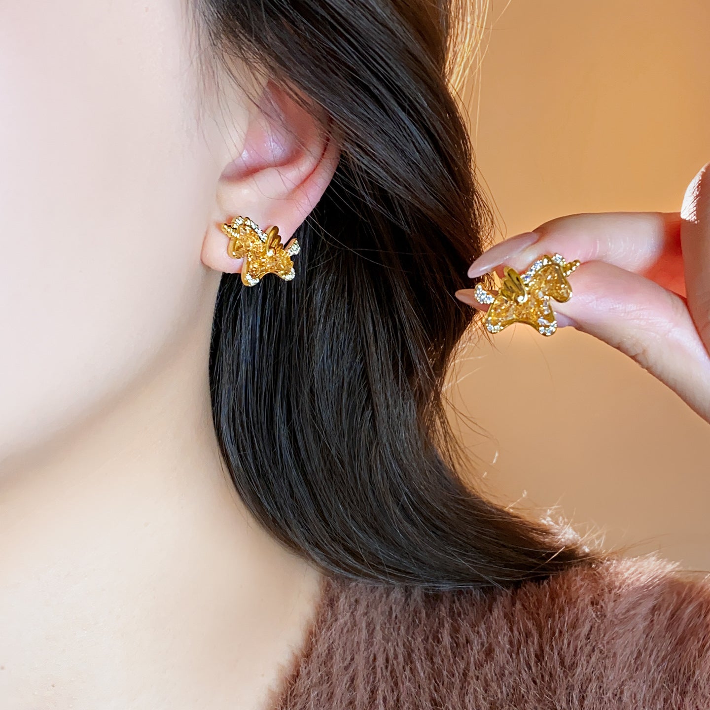 Orecchini a perno di cavallo in Argento 925 placcato Oro 18K di Lusso con Zirconia Cubica e Cristallo