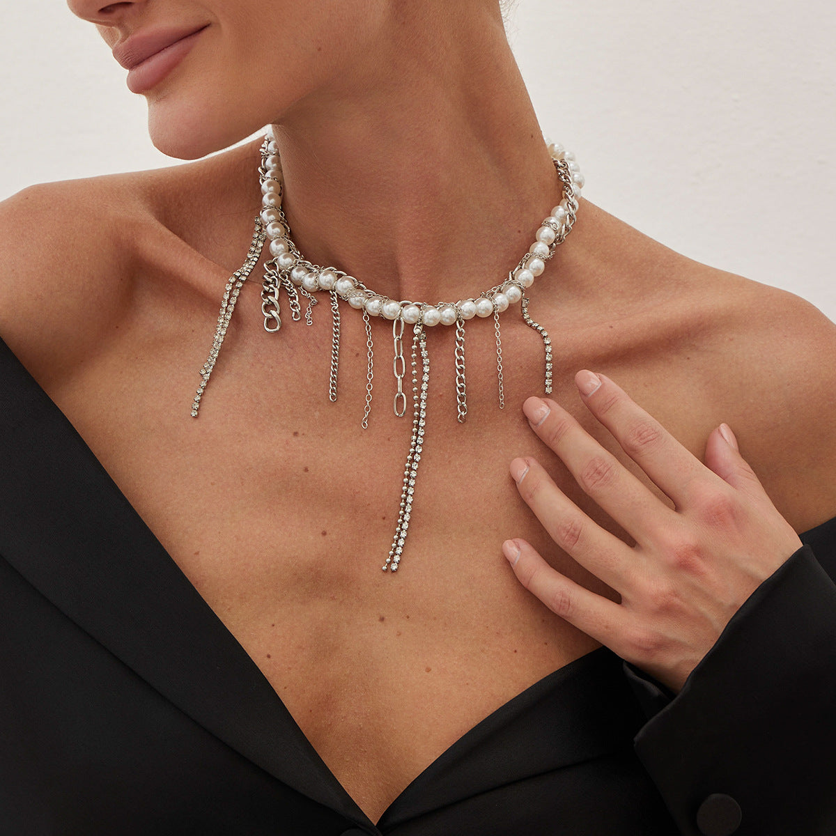 Collana pendente a cuore e croce personalizzata con nappe su catena di perline fatta a mano per donne, perle d'imitazione e lega, finitura placcata