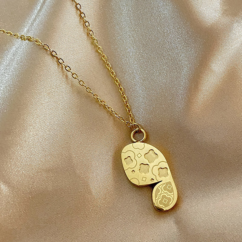Sweet Round Queen Head Star Stainless Steel Pendant Titanium Steel Necklace with Tassel Cable Chain