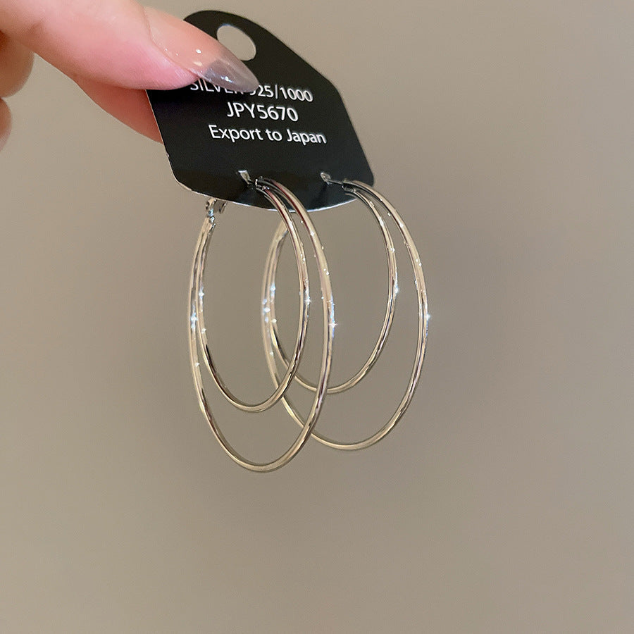 Orecchini a cerchio geometrici rotondi minimalisti da donna con base in rame placcato oro e perni in argento sterling 925, gioielli eleganti di lusso adatti all'ufficio