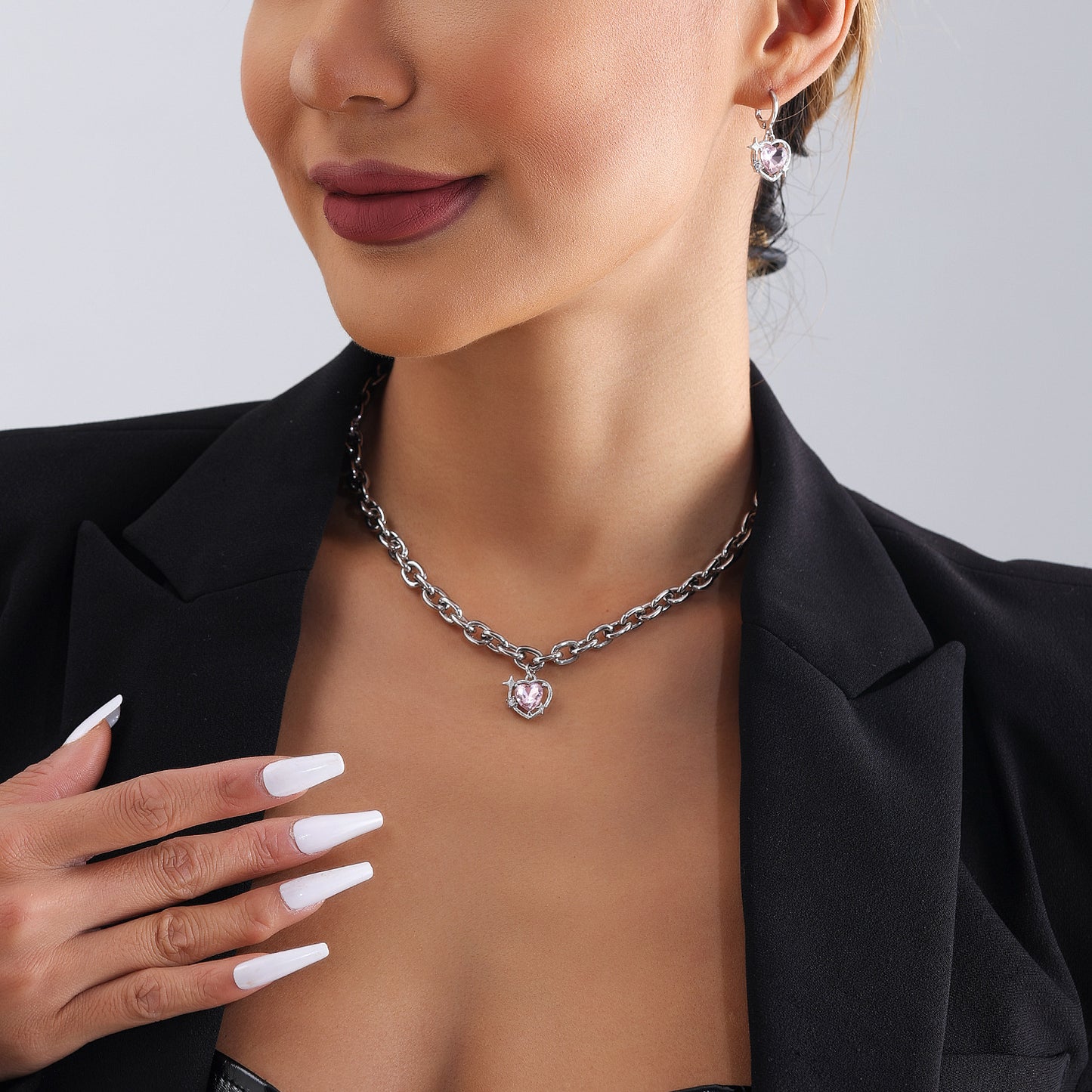Collar Minimalista con Colgante de Aleación con Forma de Corazón para Mujer con Delicada Cadena a la Clavícula