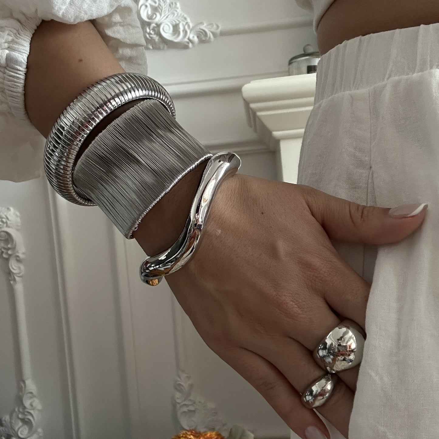 Bracciale da donna in lega traforata placcata alla moda
