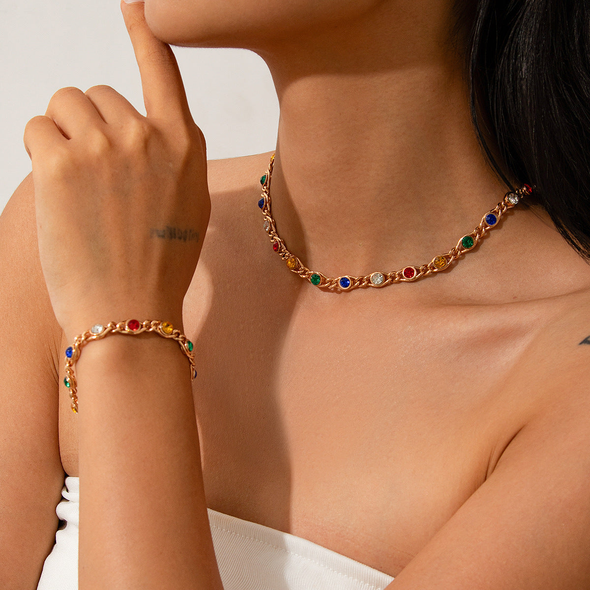 Sweet Geometric Rhinestone Inlaid Alloy Plated Necklace for Women