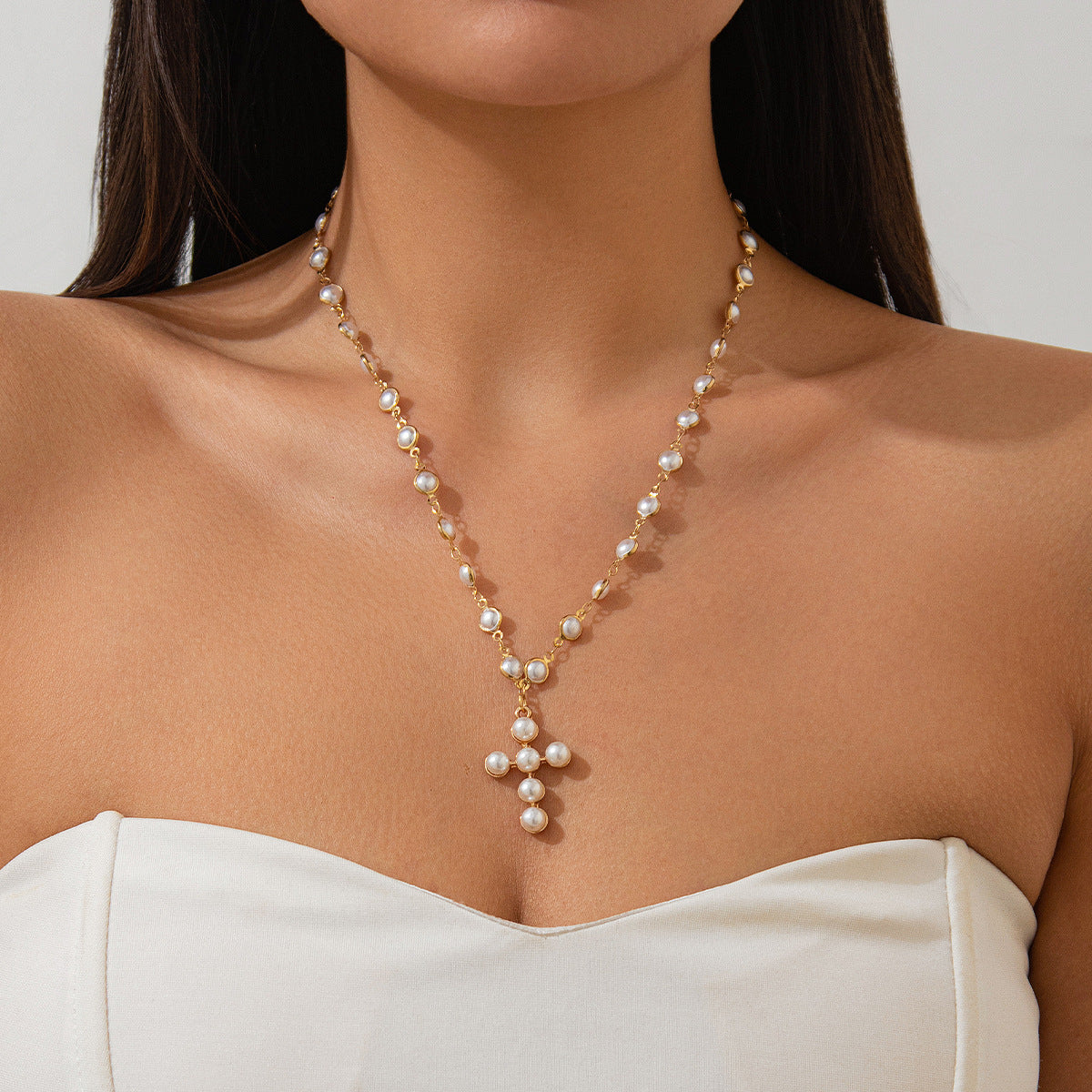 Collana con ciondolo a croce geometrica minimalista da donna in lega con finitura galvanizzata