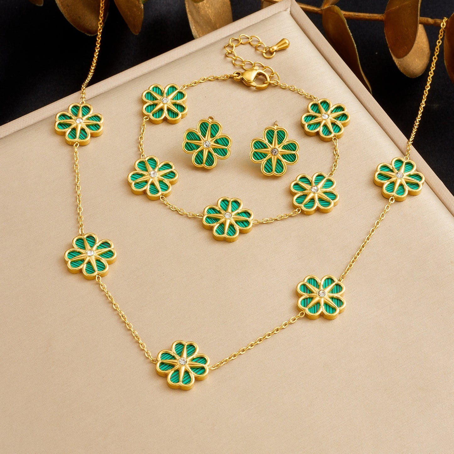 Vintage Luxury Gold Plated Stainless Steel and Acrylic Star Flower Pendant Set with Rhinestone for Women