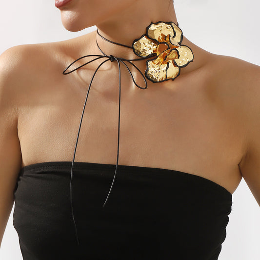 Vintage Floral 3D Pleated Black-Edged Enamel Flower Pendant Necklace for Women with Iron Base and Plated Finish