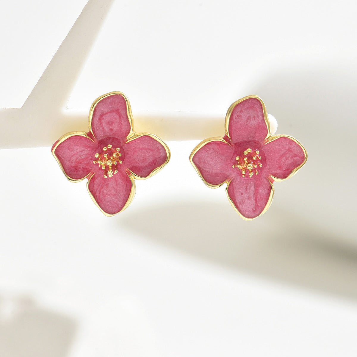 Pendientes de aleación con diseño floral geométrico, esmalte y forma de tachuela para mujer
