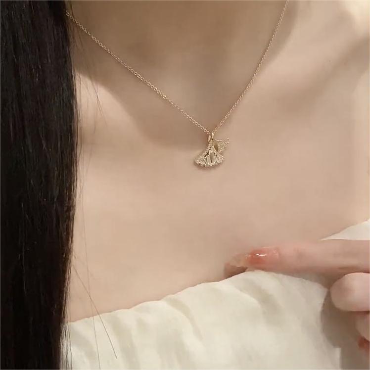 Minimalist Ginkgo Leaf Pendant Necklace for Women in Titanium Steel with Rhinestone Inlay and Plated Finish