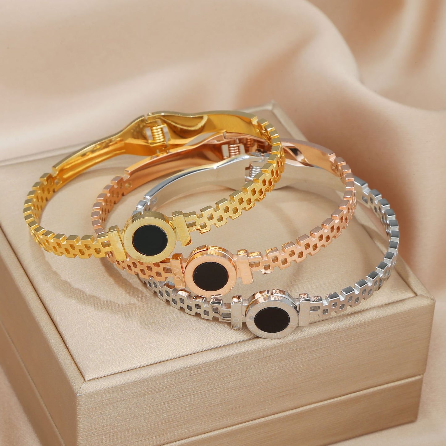 Minimalist 18K Gold Plated Round Titanium Steel Watch Style Bracelet