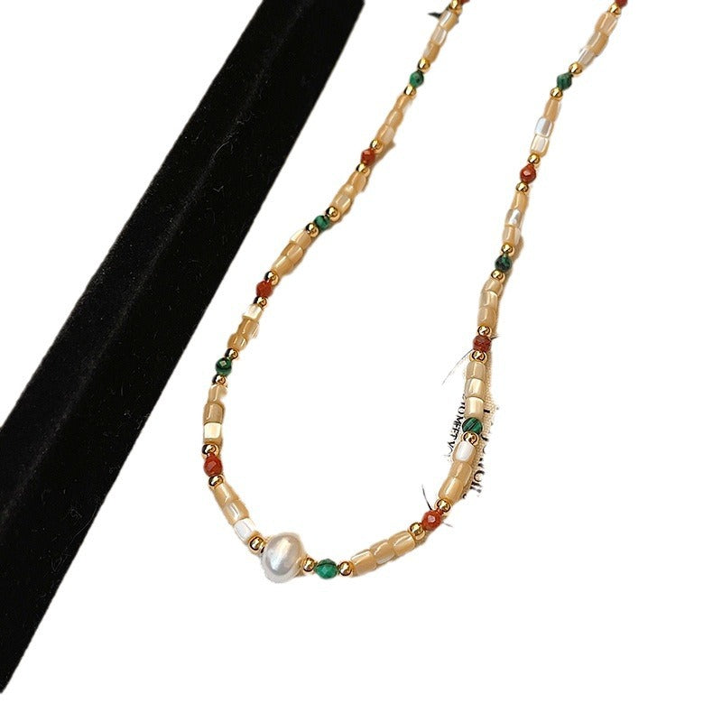 Collana Sweet Dopamine con perle barocche in lega di zinco con finitura placcata e ciondolo geometrico, delicata catena a clavicola da donna