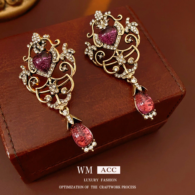 Vintage Heart-Shaped Floral Teardrop Hollow-Out Alloy Stud Earrings with Rhinestone Inlay for Women