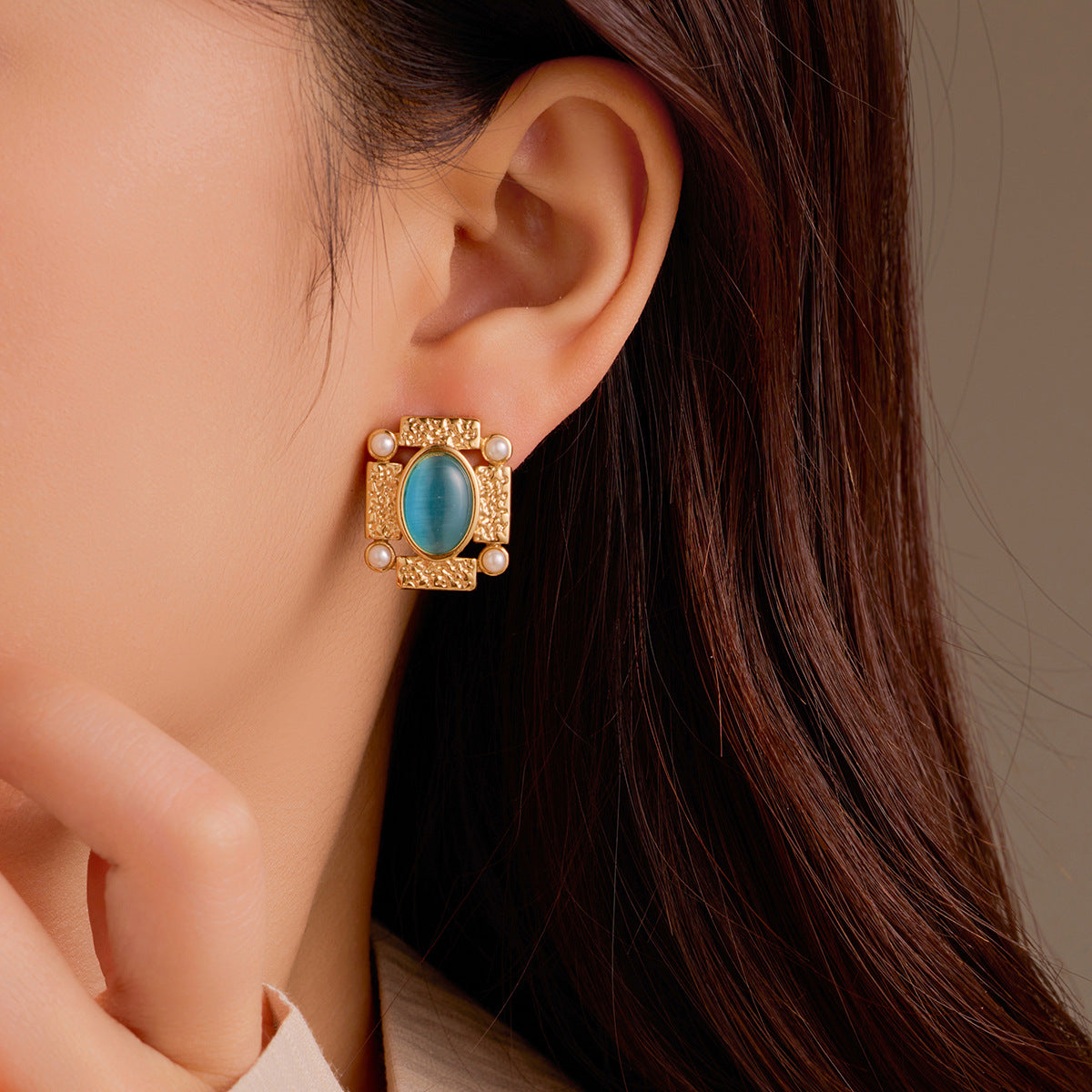 Pendientes de tuerca ovalados con perlas y textura cuadrada vintage para mujer, de piedra natural, de acero inoxidable con baño de oro