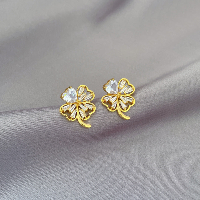 Minimalist Four-Leaf Clover Pendant Necklace and Stud Earrings Set in Titanium Steel with Plated Finish for Women