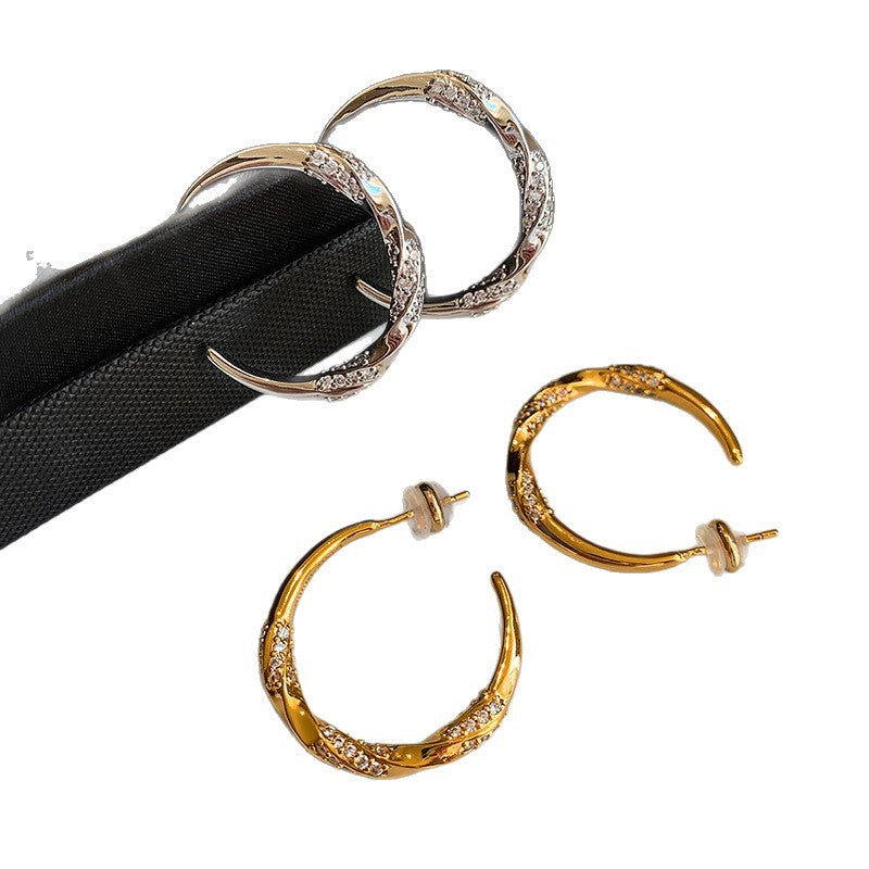 Orecchini a polsino geometrici minimalisti a C con zirconi per donna, con perni in argento placcato oro e sensazione di lusso