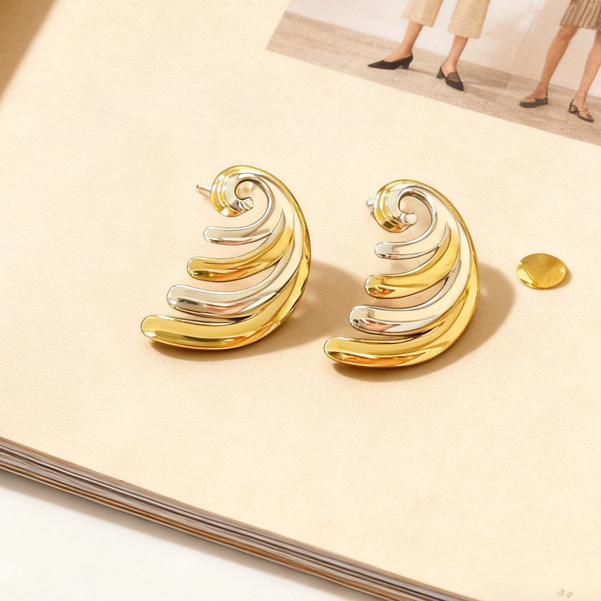 Minimalist Elegant Geometric Round Plated Stainless Steel Earrings Two-Tone Design for Women