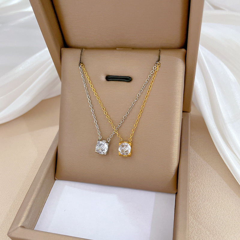 Collana Girocollo a Catena Minimalista Geometrica con Strass in Acciaio al Titanio