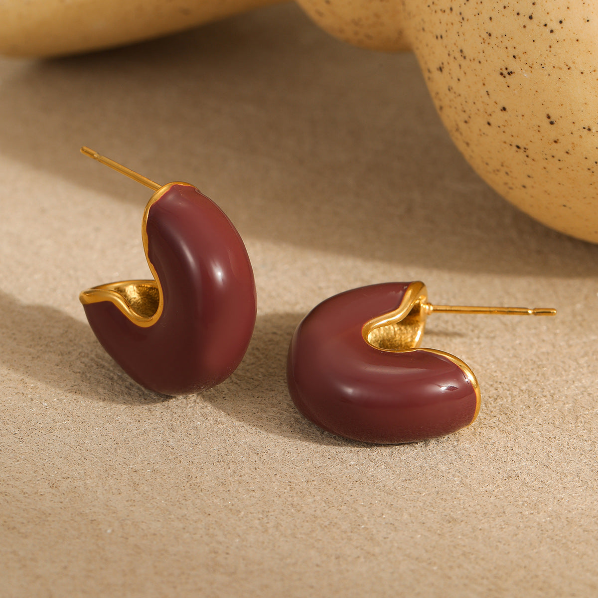 Pendientes minimalistas de acero inoxidable geométricos en forma de U con acabado chapado para mujer