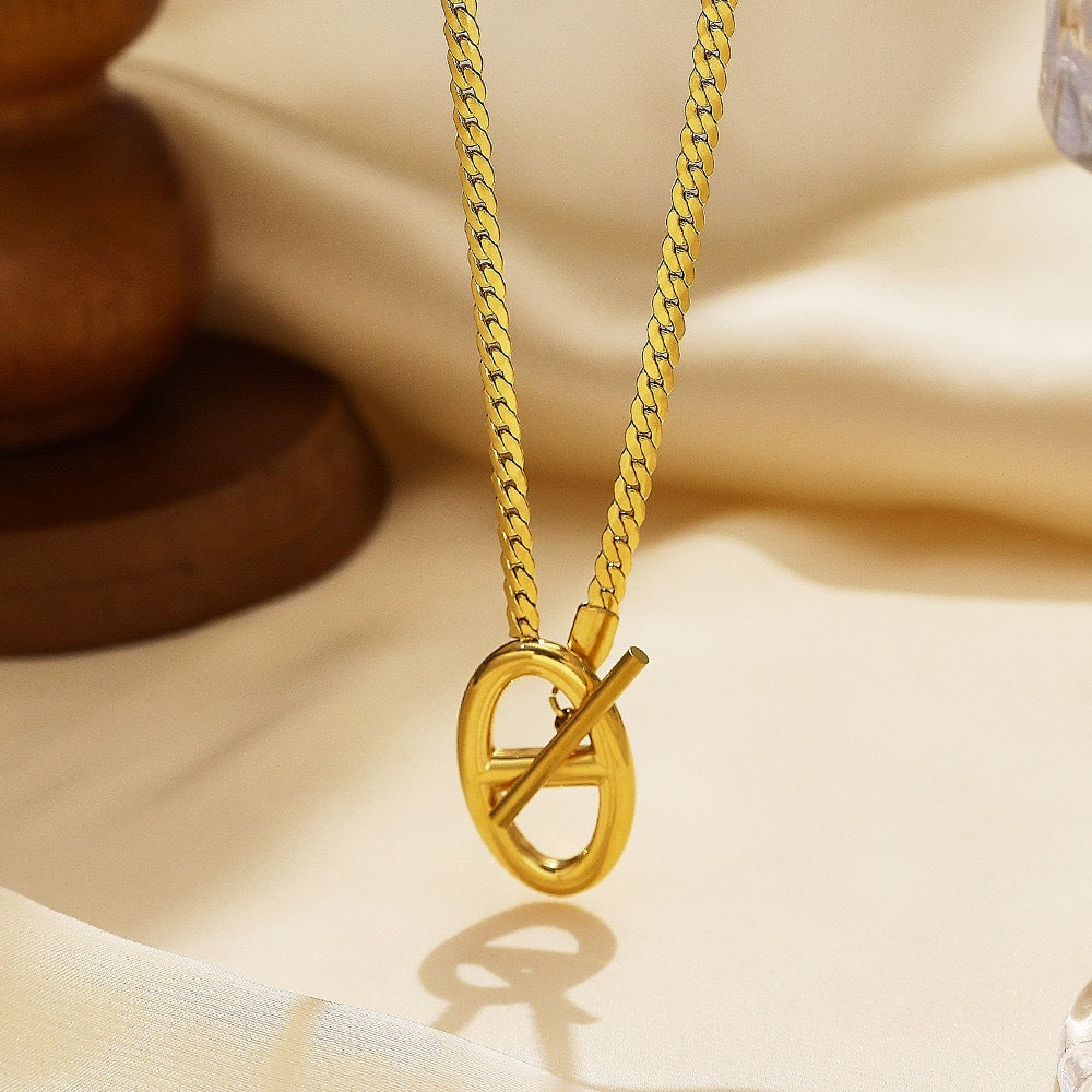 Minimalist Geometric Pig Nose OT Clasp Collar Necklace for Women in Titanium Steel with Vacuum Electroplating