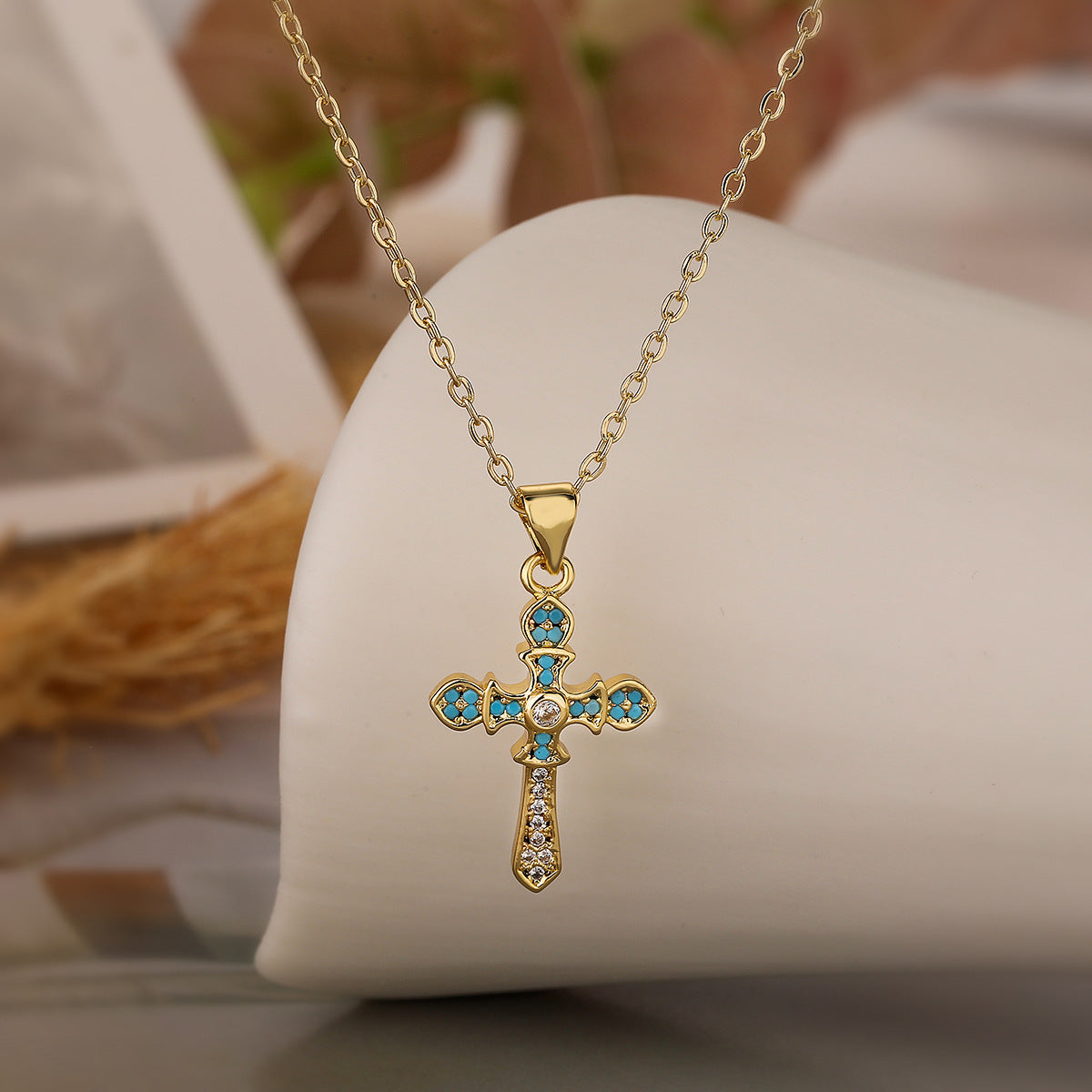 Collana Pendente a Croce Minimalista da Donna in Rame con Placcatura in Oro 18K e Intarsio di Zirconi