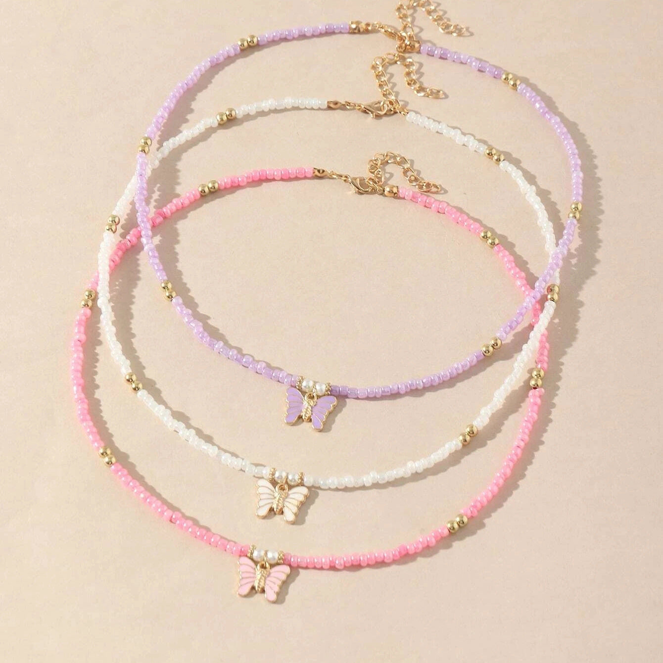 Collana con Ciondolo a Farfalla in Stile Bohemien con Perle di Vetro Colorate per Ragazze, Design Dolce su Catena a Maglie Sferiche