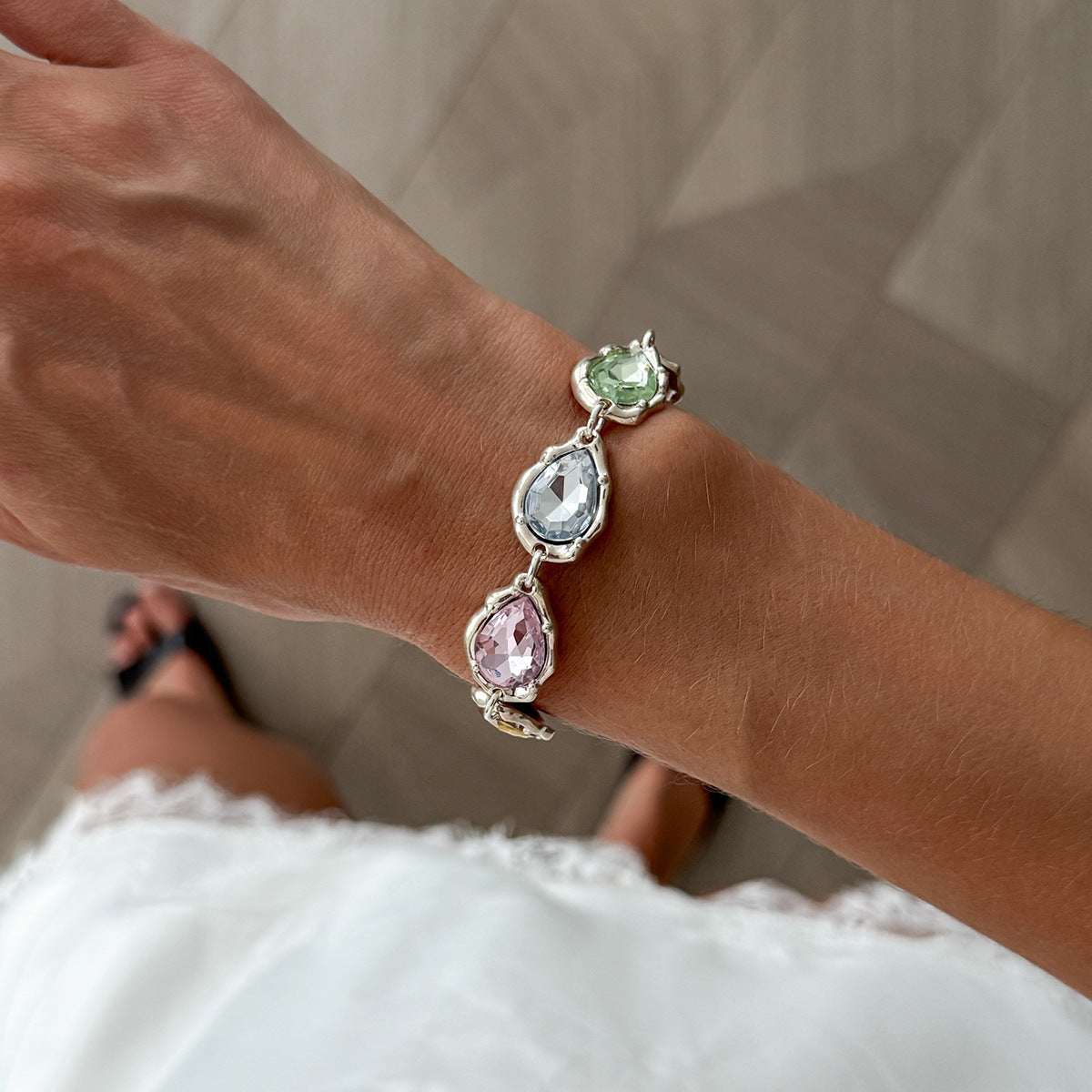 Sweet Teardrop Rhinestone Gemstone Zinc Alloy Plated Bracelet for Women