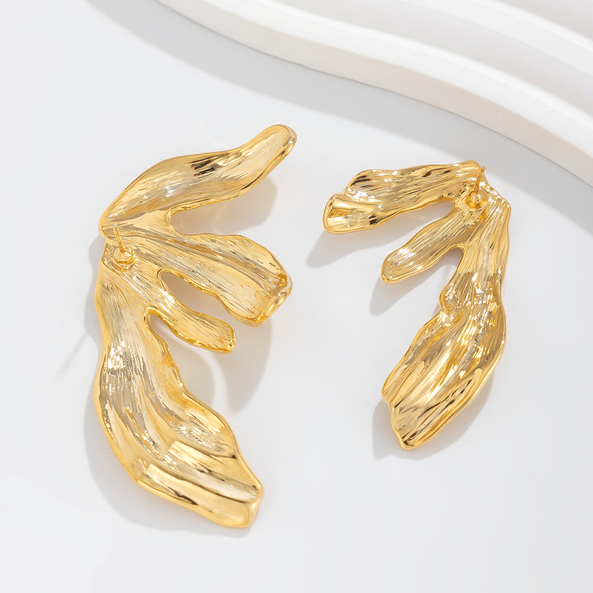 Exaggerated Streetwear Zinc Alloy Plated Ginkgo Leaf Earrings for Women