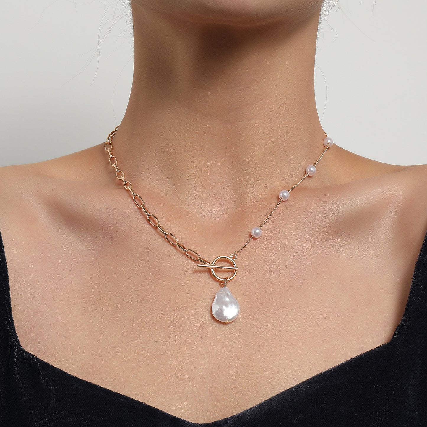 Gourd-Shaped Flat Pearl Pendant Necklace with Asymmetrical Design Alloy Link Chain for Women
