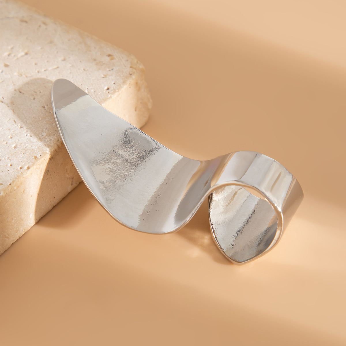 Anillo Abierto Geométrico Minimalista con Nudo para Mujer en Aleación con Acabado Chapado