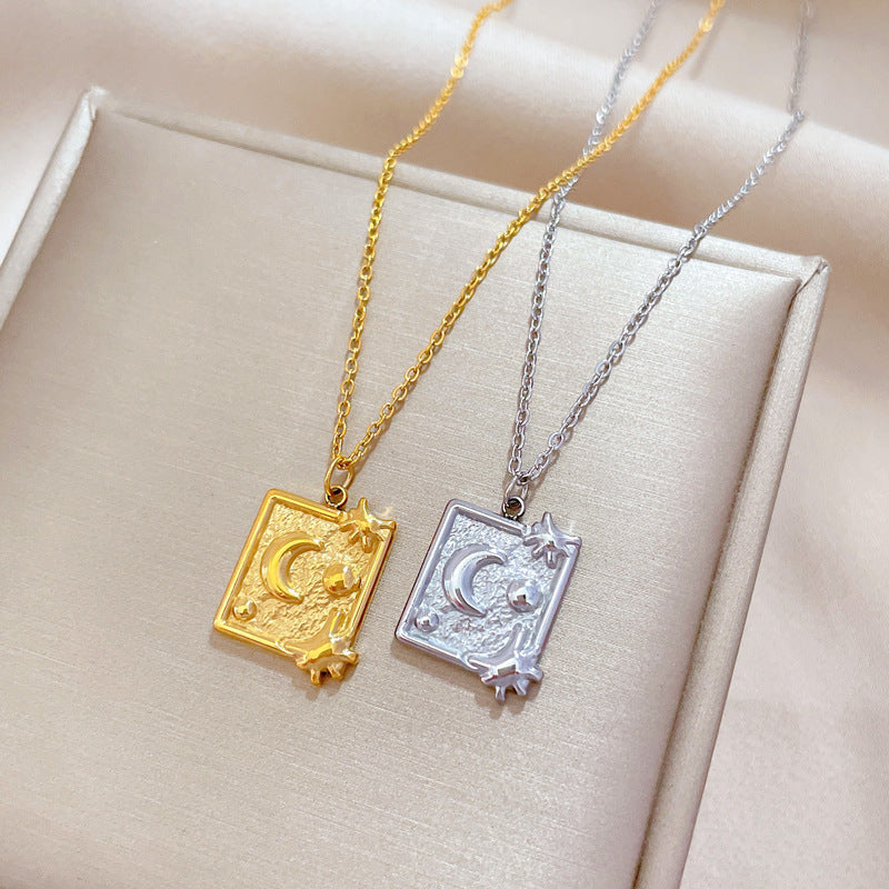 Collar colgante geométrico de titanio y acero minimalista vintage para mujeres y hombres con acabado chapado en oro y cadena de medallón con motivo floral