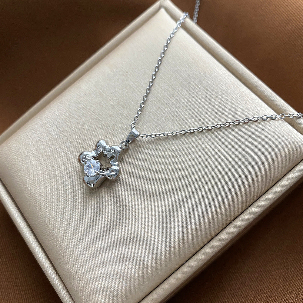 Minimalist Floral-Shaped Titanium Steel Pendant Necklace with Plated Finish for Women and Men, O-Chain Locket Style Jewelry